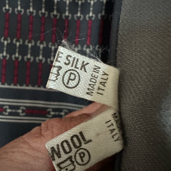 Vintage 100% silk & wool Pierre Balmain scarf - Picture 6 of 12